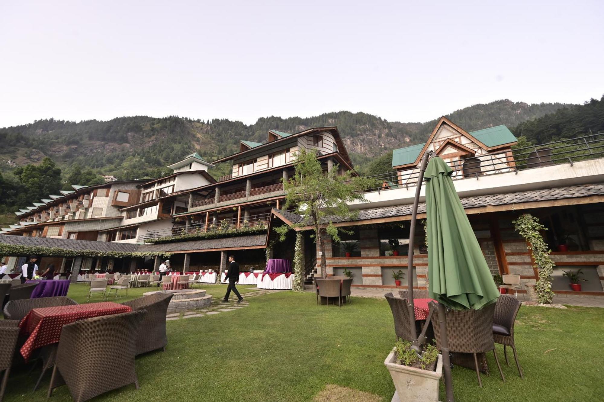 Manuallaya The Resort & Spa Manāli Екстериор снимка