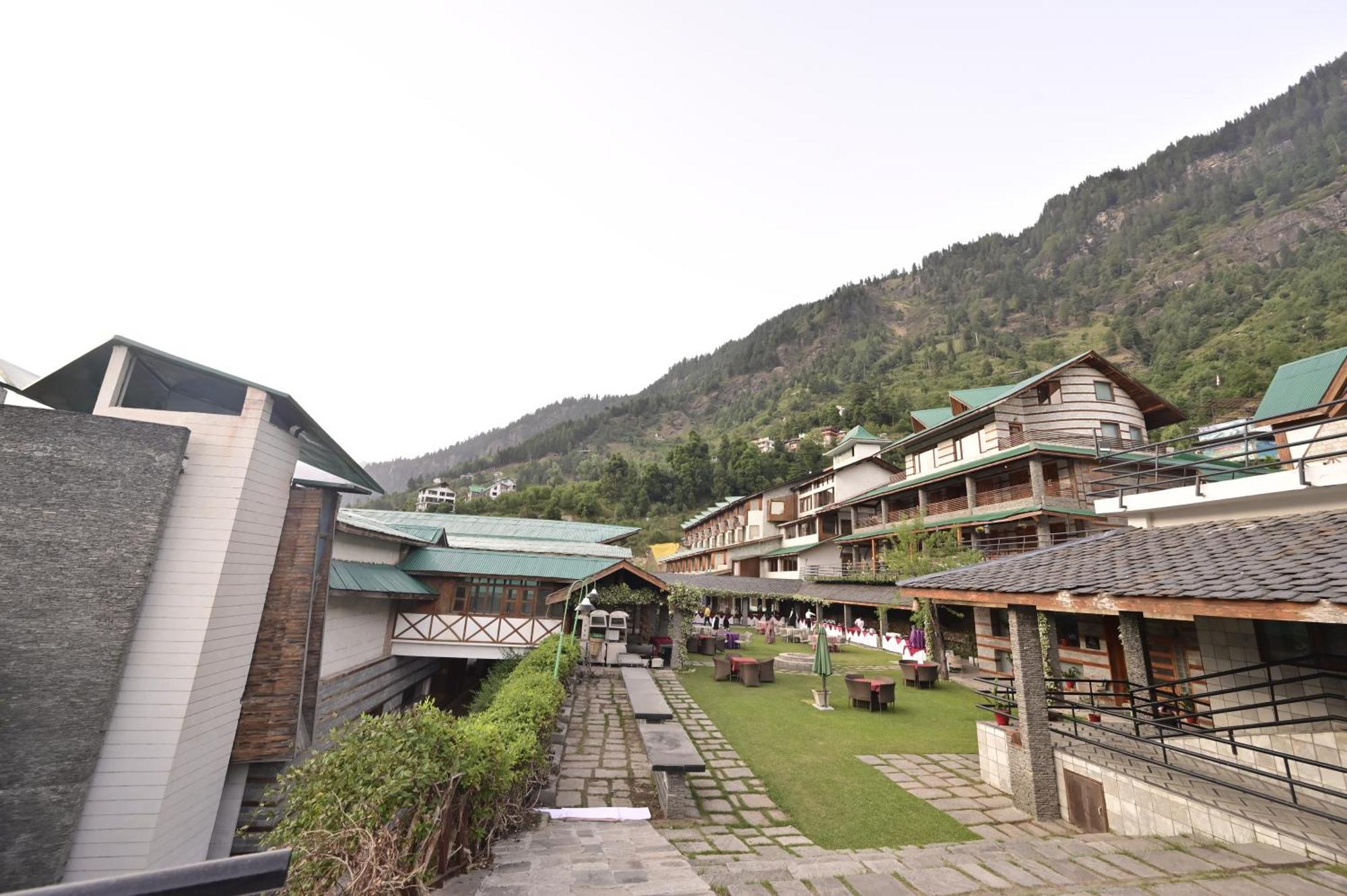 Manuallaya The Resort & Spa Manāli Екстериор снимка