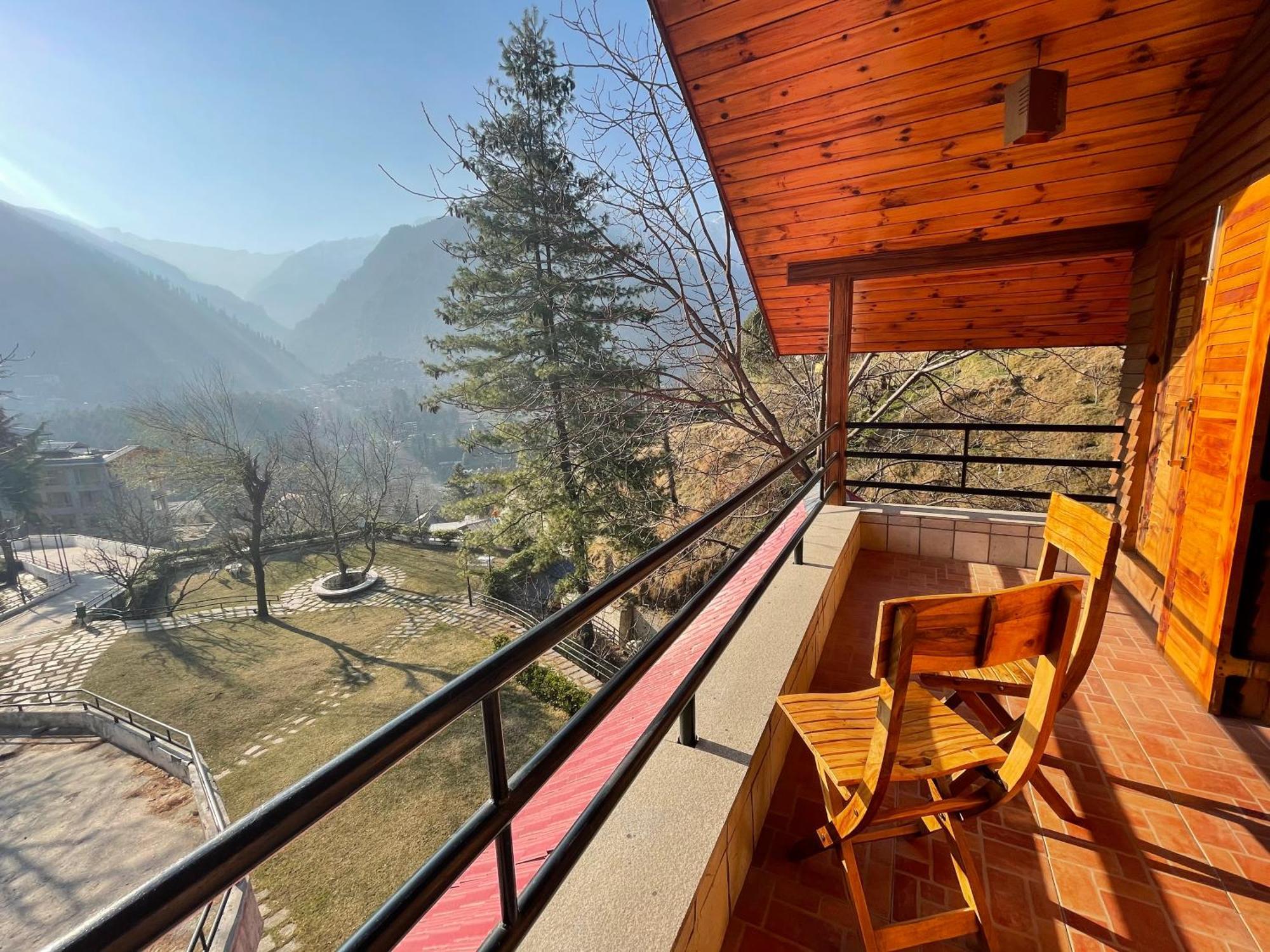 Manuallaya The Resort & Spa Manāli Екстериор снимка