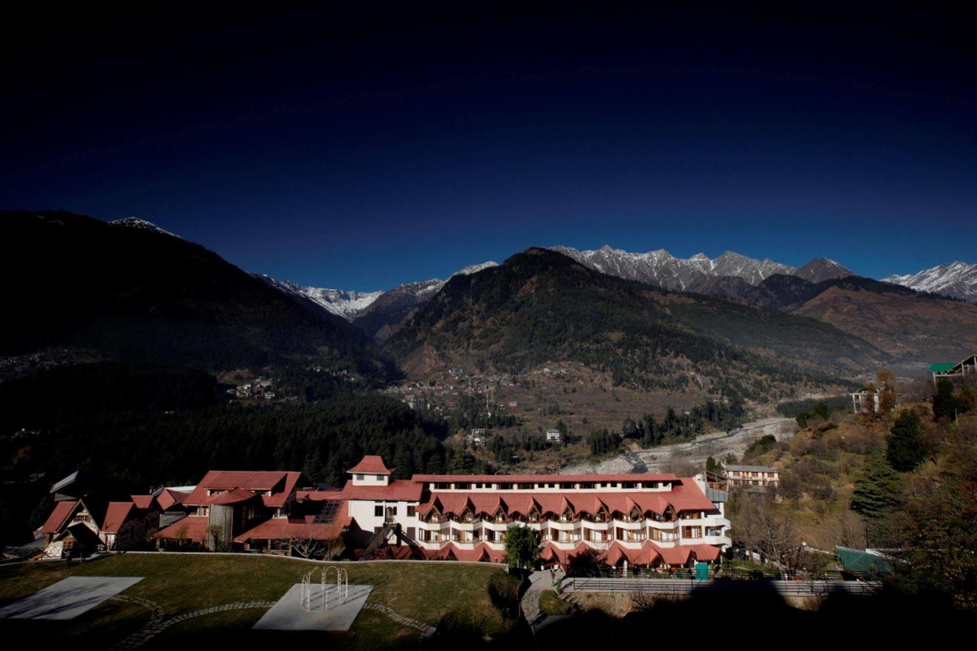 Manuallaya The Resort & Spa Manāli Екстериор снимка