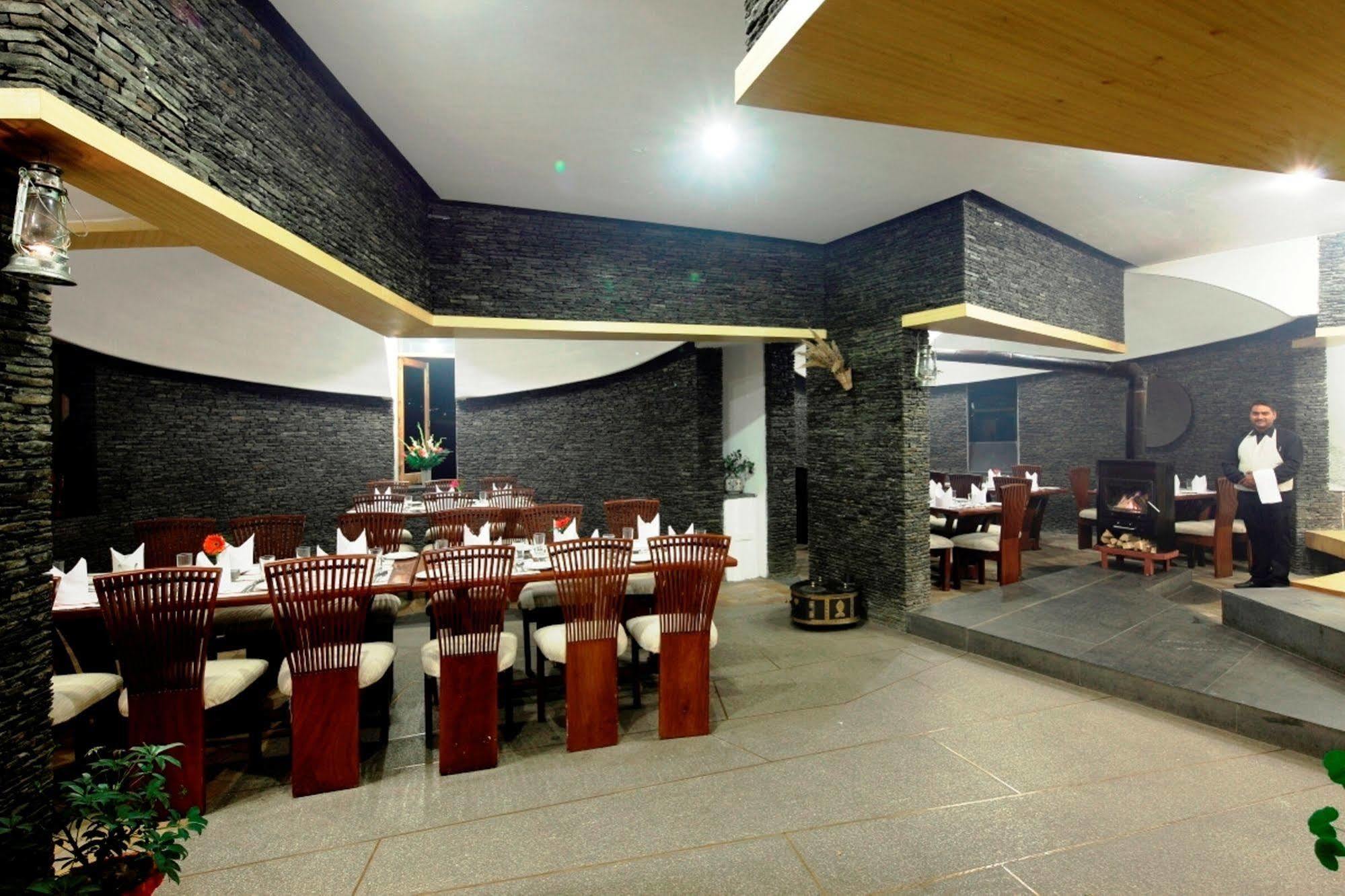 Manuallaya The Resort & Spa Manāli Екстериор снимка